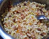 A picture of step 4 of Papad cone bhel.