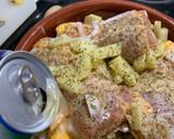 Foto del paso 2 de la receta: Muslos de pollo al horno con patatas