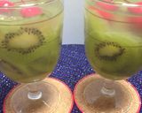 Foto del paso 2 de la receta: Kiwi con gelatina!!