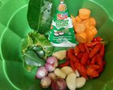 Foto langkah ke 2 dari resep Ayam Pedas Masak Santan.