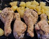 Foto del paso 3 de la receta: Muslitos de pollo con patatas y salsa de almendras