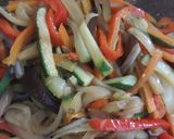 Foto del passaggio 6 della ricetta Vermicelli con verdure