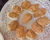 A picture of step 2 of Egg bonda.