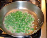 Foto del paso 1 de la receta: ARROZ DE COLIFLOR CON POROTOS VERDES Y CEBOLLINES, KETO, JON STYLE