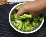 Foto langkah ke 1 dari resep Sayur pare santan.