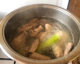 Foto del paso 2 de la receta: Sopa de pollo con pasta casera