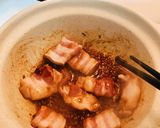 A picture of step 2 of Caramelized Catfish with Galangal (Cá kho riềng).
