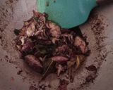 Foto langkah ke 4 dari resep Cumi Hitam Bumbu Iris.