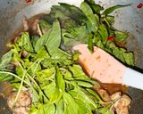 Gambar langkah 5 resipi Ayam daun selasih.