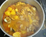 Foto del paso 6 de la receta: Estofado de pez espada, patatas y chirlas