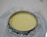 Foto del paso 11 de la receta: Tarta de mousse de chocolate blanco con frutas exóticas y sablé bretón