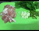 รูปขั้นตอนการทำที่ 1 ของ ข้าวกะเพราไก่ไข่ดาว