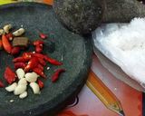 Foto langkah ke 1 dari resep Sambal kelapa (urap) pedas manis gurih.