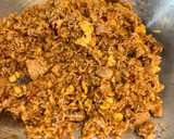 Foto langkah ke 4 dari resep Nasi Goreng Bakso Simple Rumahan.