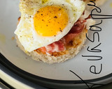 Foto del paso 1 de la receta: Tosta Luilli con huevo de codorniz 🍳 🍅 🍻