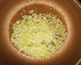Foto del paso 2 de la receta: Revuelto de acelgas salteadas con jamón