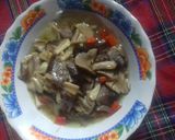 Foto langkah ke 3 dari resep Tumis jamur sawit.