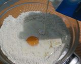 Foto langkah ke 1 dari resep Donat Kepang.