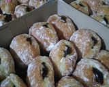 Foto langkah ke 9 dari resep Donat Empuk, Menul, Enak & Simpel (Cepat Kalis).