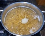 Foto del paso 1 de la receta: Pasta con salsa de gamba roja