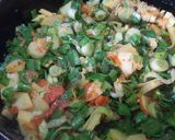 A picture of step 5 of Hari pyaz Aloo !.