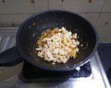 A picture of step 3 of Soya bhurji pav.