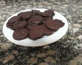 Foto del paso 5 de la receta: Mentitas cubiertas con chocolate semiamargo