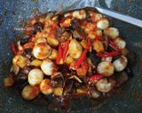 Foto langkah ke 3 dari resep Sambal goreng telur puyuh.