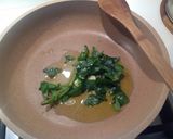 Foto del passaggio 3 della ricetta Pappa al pomodoro classica
