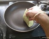 A picture of step 4 of Palak Roti.