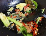 Foto langkah ke 3 dari resep Kerang dara saus tiram.