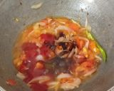 नूडल्स विथ ऑनियन एंड टमाटर (noodles with onion and tamatar recipe in Hindi) रेसिपी चरण 4 फोटो