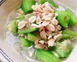 Hình bước làm 2 của món Canh mướp nấu lạc