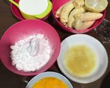 Foto langkah ke 1 dari resep Banana Parfait dengan Toffee Sauce.