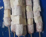 Foto del paso 3 de la receta: Banderillas de salchicha y queso