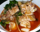 Foto langkah ke 5 dari resep Cumi Kuah Saus Padang yang Lezat ala Cece Oci.