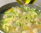 Foto langkah ke 4 dari resep Sayur Sop Bakso Ayam.