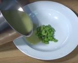 A picture of step 3 of Asparagus and Broad Bean soup.