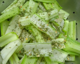 Foto del paso 1 de la receta: Pencas rebozadas