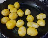 A picture of step 2 of Malai Dum Aloo with Green Peas.