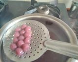 A picture of step 3 of Homemade Jamun flavour Boba pearls tea.