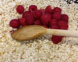A picture of step 2 of Risotto al lampone raspberry risotto.