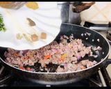 A picture of step 3 of Cheesy lamb and potatoes kupta.