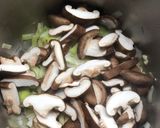 Foto del paso 2 de la receta: Crema de coliflor y setas shiitake
