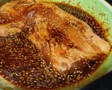 Hình bước làm 1 của món Hộp cơm cuộn với thịt ba rọi nướng mè