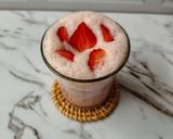 Foto langkah ke 3 dari resep Strawberry Yakult.