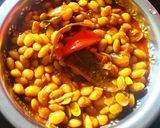 A picture of step 4 of Soyabean curry.
