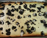 A picture of step 8 of Oreo layered cheesecake brownie.