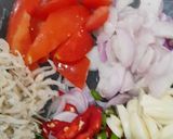 Foto langkah ke 1 dari resep Ide masakan harian 01 - tumis kangkung tetap hijau.