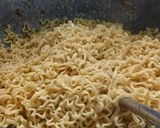 Foto langkah ke 3 dari resep Mi Goreng Kampung / Mi Goreng Hajatan.